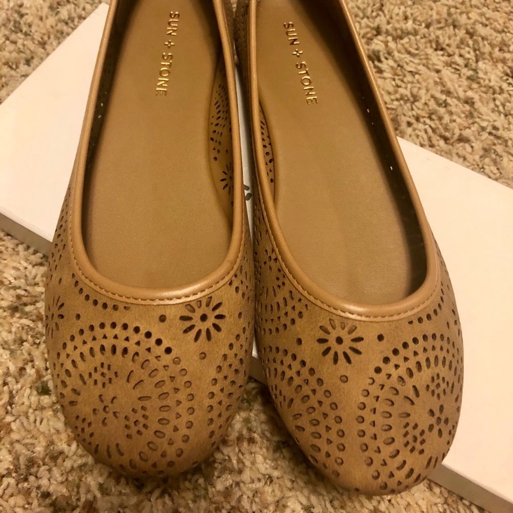 Cute Tan Flats